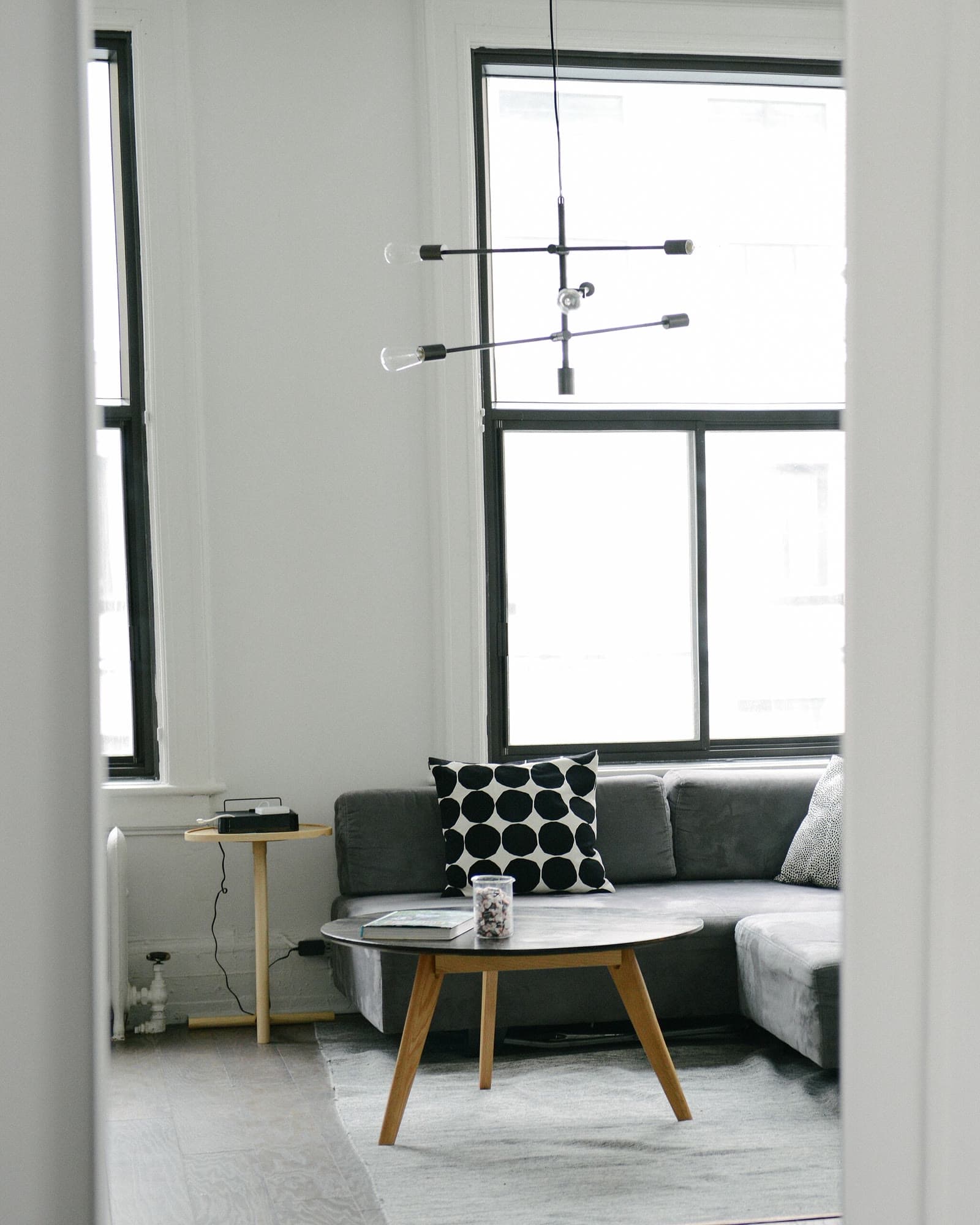 Showroom das Lojas Cardoso com ambiente completo montado
